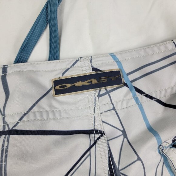 Oakley Silo Mens 38 White Blue Board Shorts Athletic Summer Walking Running - Picture 3 of 14
